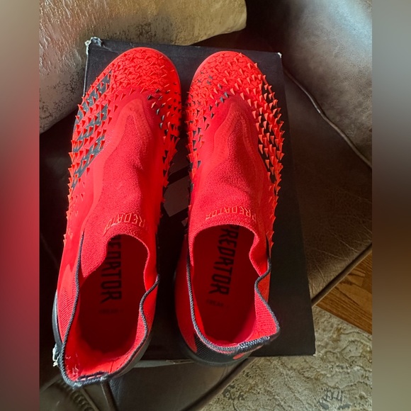 Red and black Adidas predator turf cleats - Picture 4 of 4